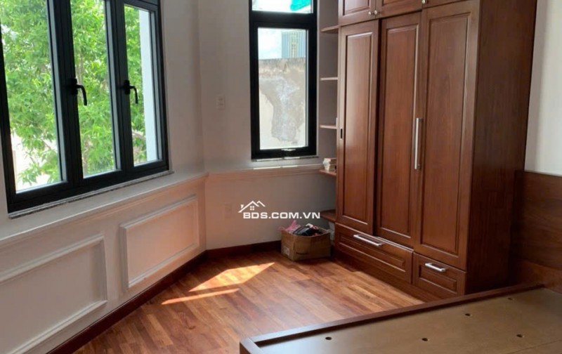 Bán nhà Lô góc HXH 5m đường Trường Chinh P.14 Tân Bình 48m2 5 Tầng 4PN. Chỉ 10.5 Tỷ còn TL với chủ.